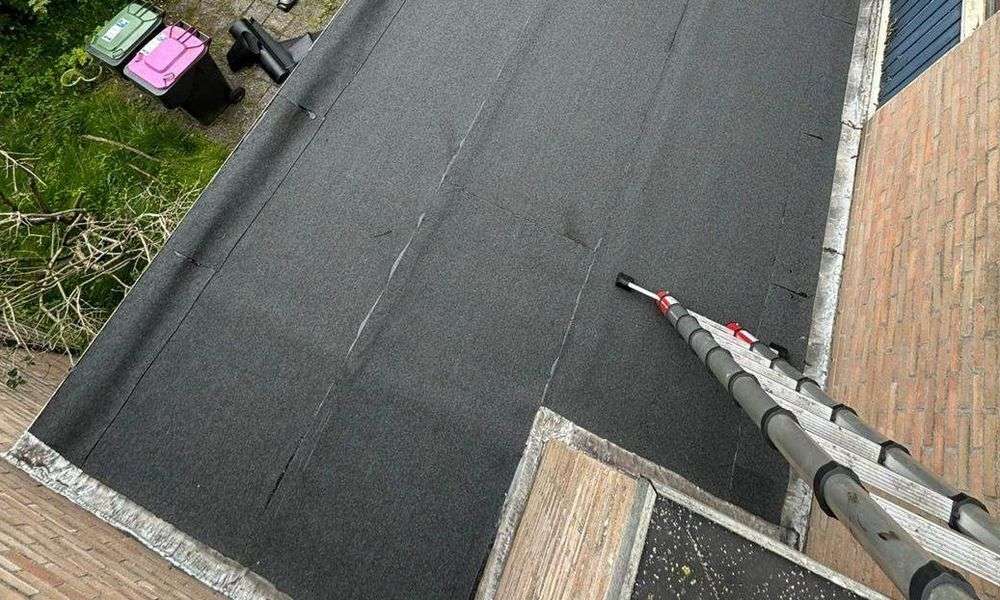 Plat dak geplaatst door dakdekker in Wormerveer